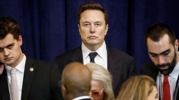 Nóng: Elon Musk bị kiện tập thể với cáo buộc 'lừa đảo'- Ảnh 1. Nóng: Elon Musk bị kiện tập thể với cáo buộc 'lừa đảo'- Ảnh 1.