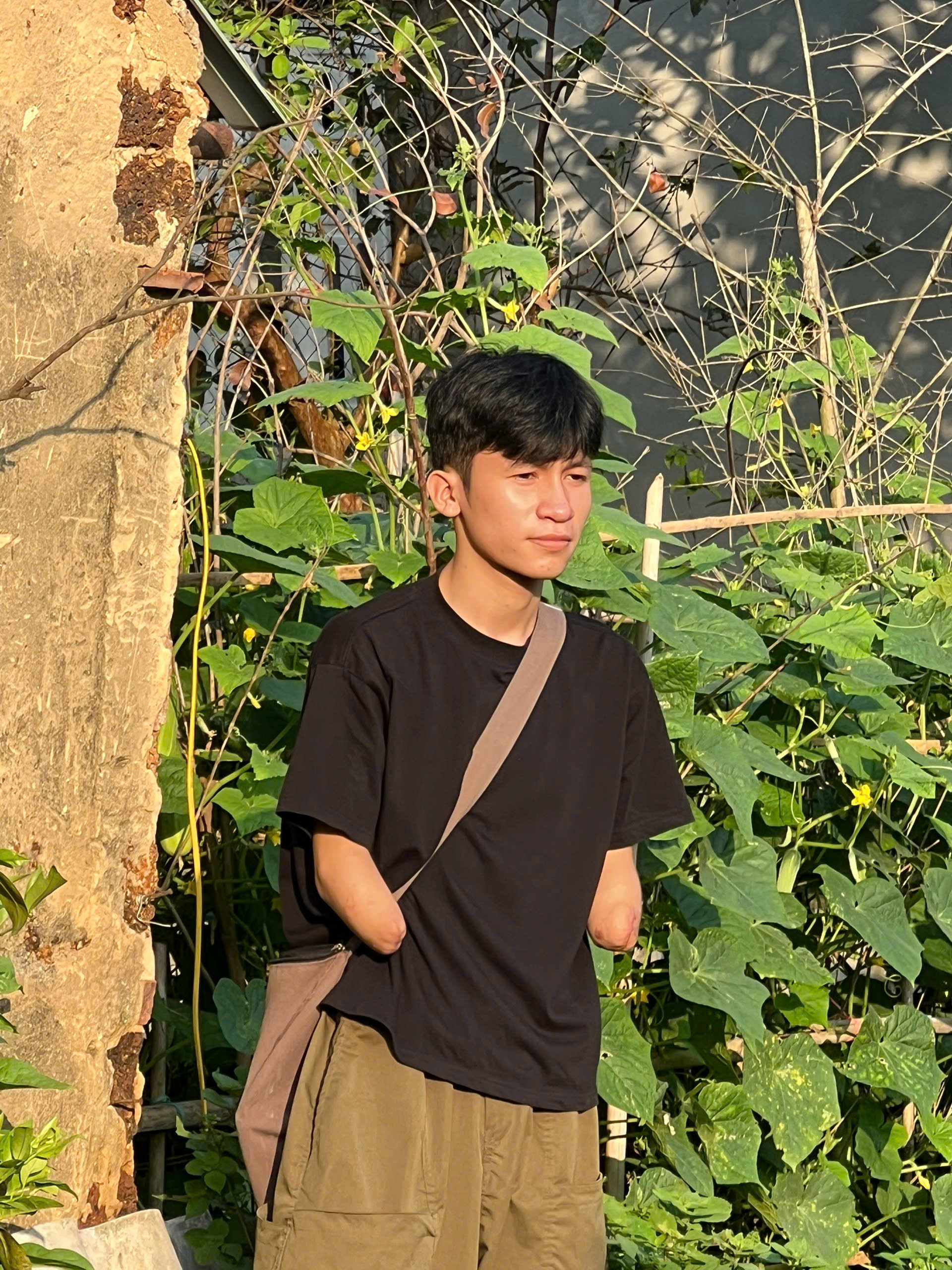 Mâm cơm nhà của chàng trai 22 tuổi, cụt cả 2 tay ở Nghệ An: "Được sống là may mắn lớn"- Ảnh 5.