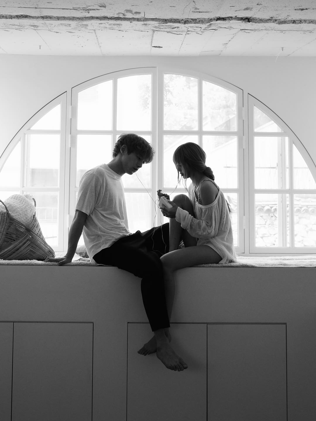 Lisa nhận làn sóng chỉ trích chưa từng có: Bị tố làm “trà xanh”, quay MV chỉ để thỏa mãn sở thích với đàn ông?- Ảnh 7.