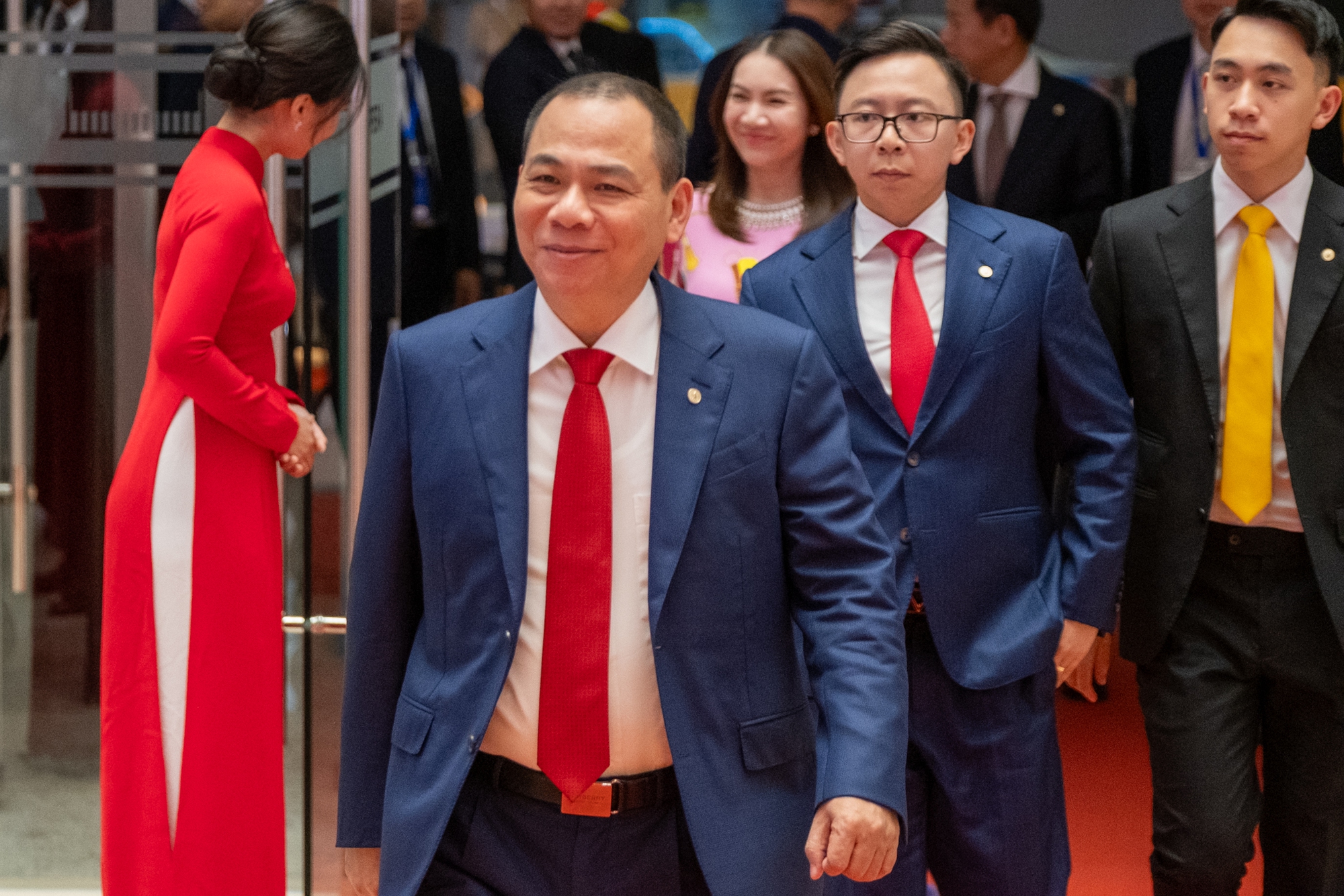 'Sóng' F2 càn quét thị trường 2025: 'Người thừa kế' của các tỷ phú Phạm Nhật Vượng, bầu Hiển, bầu Thụy... đồng loạt ra trận, tài sản gia tộc tăng vọt- Ảnh 2.