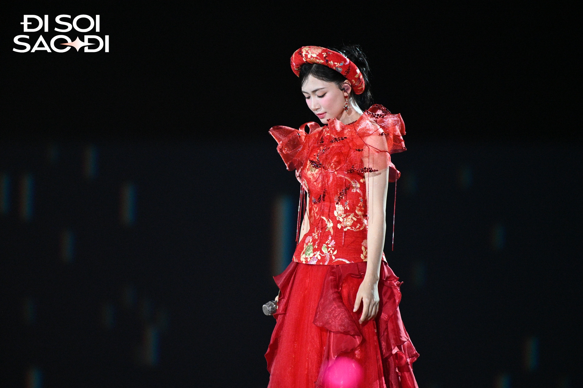 Hoà Minzy gây xúc động tại 8Wonder: 