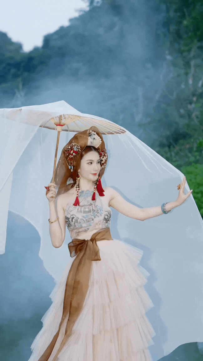 Ngọc Loan The Face hóa "tiên tử" nơi cảnh sắc non xanh nước biếc: Hóa ra là điểm du lịch nổi tiếng, chỉ cách Hà Nội khoảng 100km- Ảnh 9.