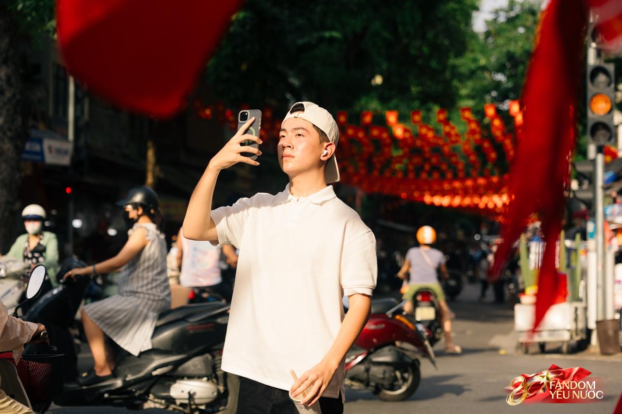 Hà Nội, những ngày đi dưới bóng cờ!- Ảnh 4.