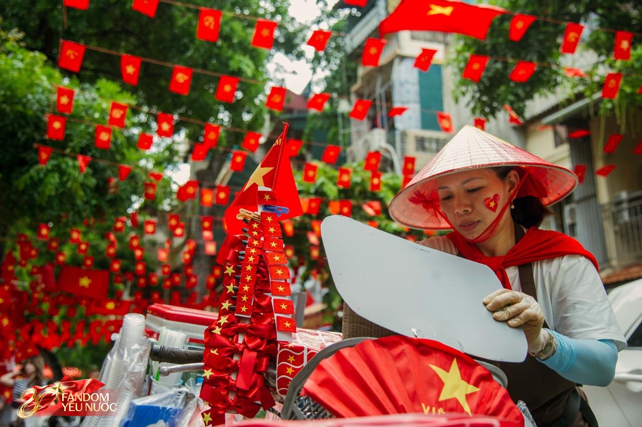 Hà Nội, những ngày đi dưới bóng cờ!- Ảnh 32.