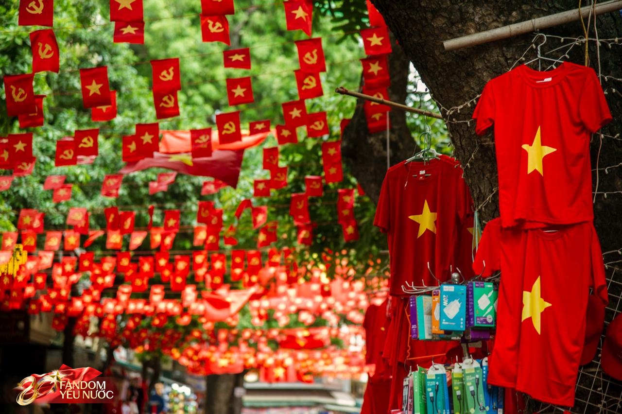Hà Nội, những ngày đi dưới bóng cờ!- Ảnh 30.