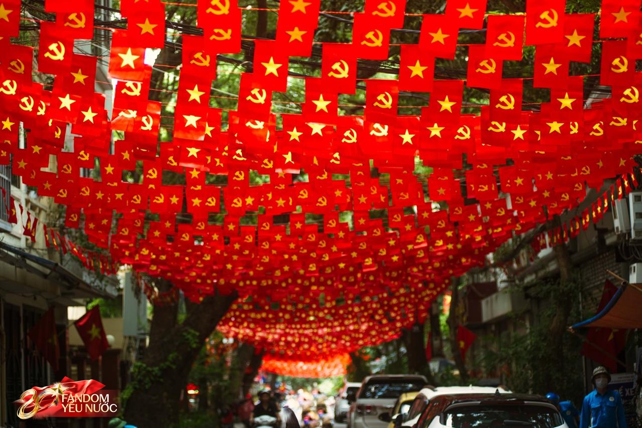 Hà Nội, những ngày đi dưới bóng cờ!- Ảnh 29.