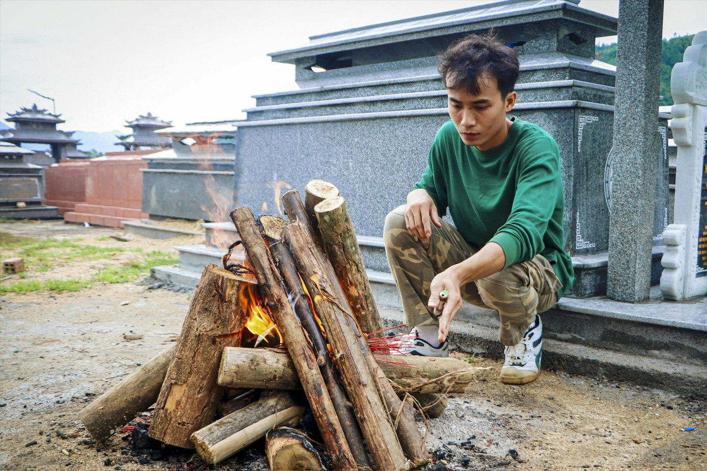 Chàng trai gen Z làm... ôsin cho người đã khuất- Ảnh 3.