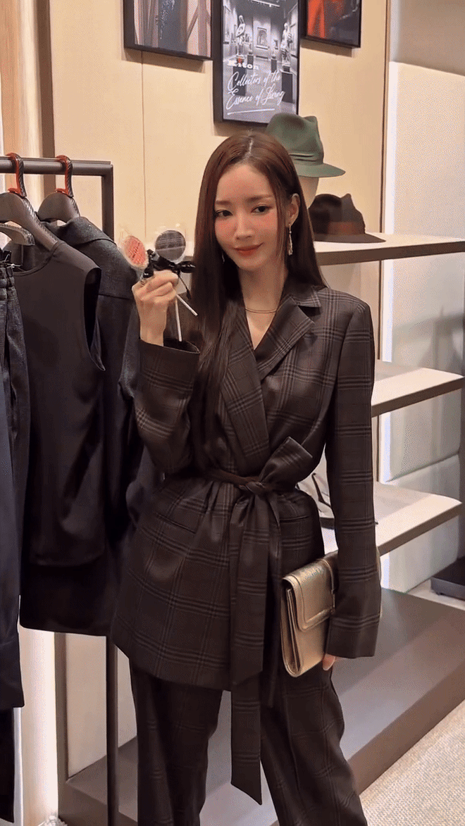 Diện mạo tuổi 39 của Park Min Young: Sốc vì trẻ, nhưng cấn nhất phần cằm- Ảnh 2.