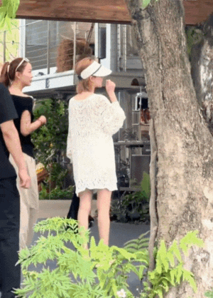 Triệu Lộ Tư lần đầu lộ diện sau khi bị xóa sổ: 