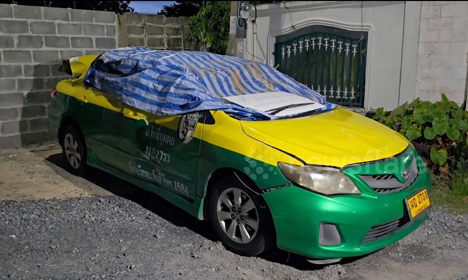 Đang đi đường, người đàn ông phát hiện cảnh đáng sợ trong xe taxi- Ảnh 1.
