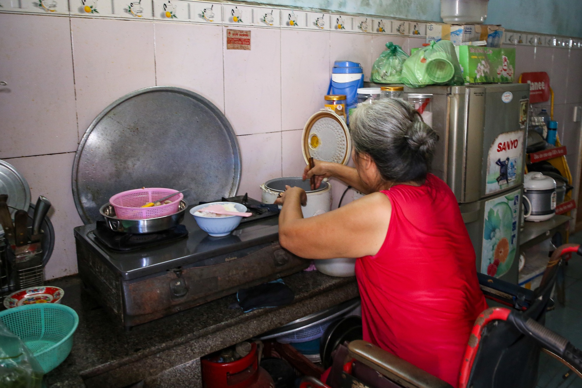 Nghĩa tình người dưng “ông câm, bà cụt” và chuyện hạnh phúc không tật nguyền ngỡ trong phim- Ảnh 5.