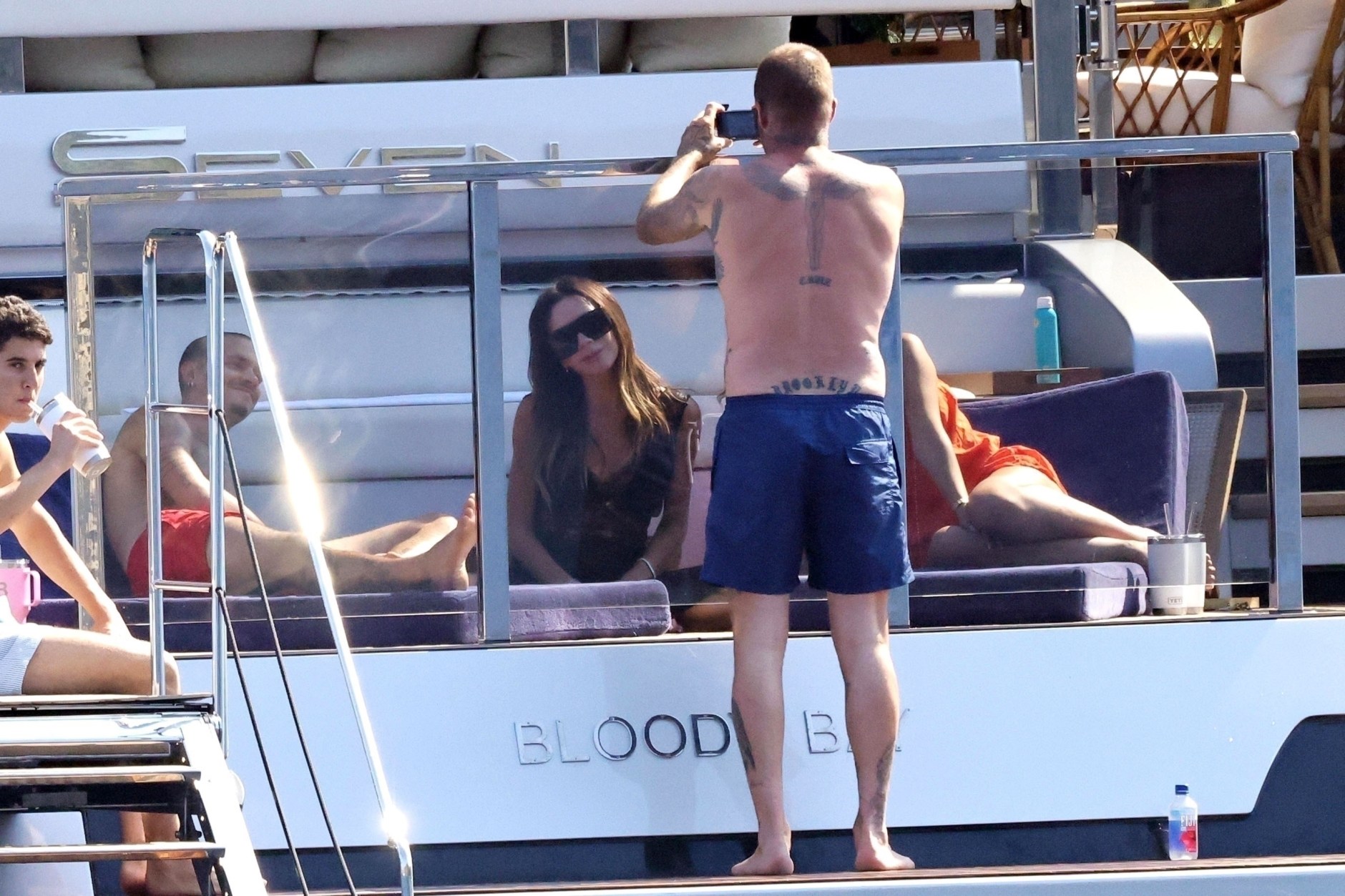 David Beckham bị paparazzi tóm dính 