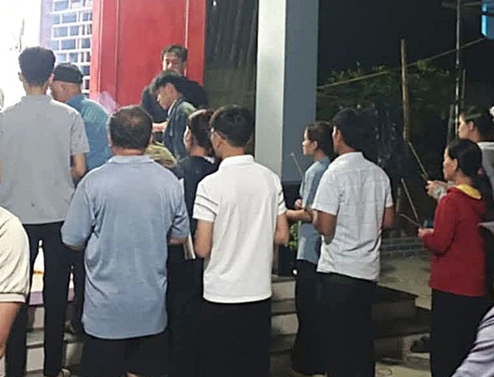 Gia cố mái nhà chống bão, 3 người ở Nghệ An bị điện giật thương vong- Ảnh 1.