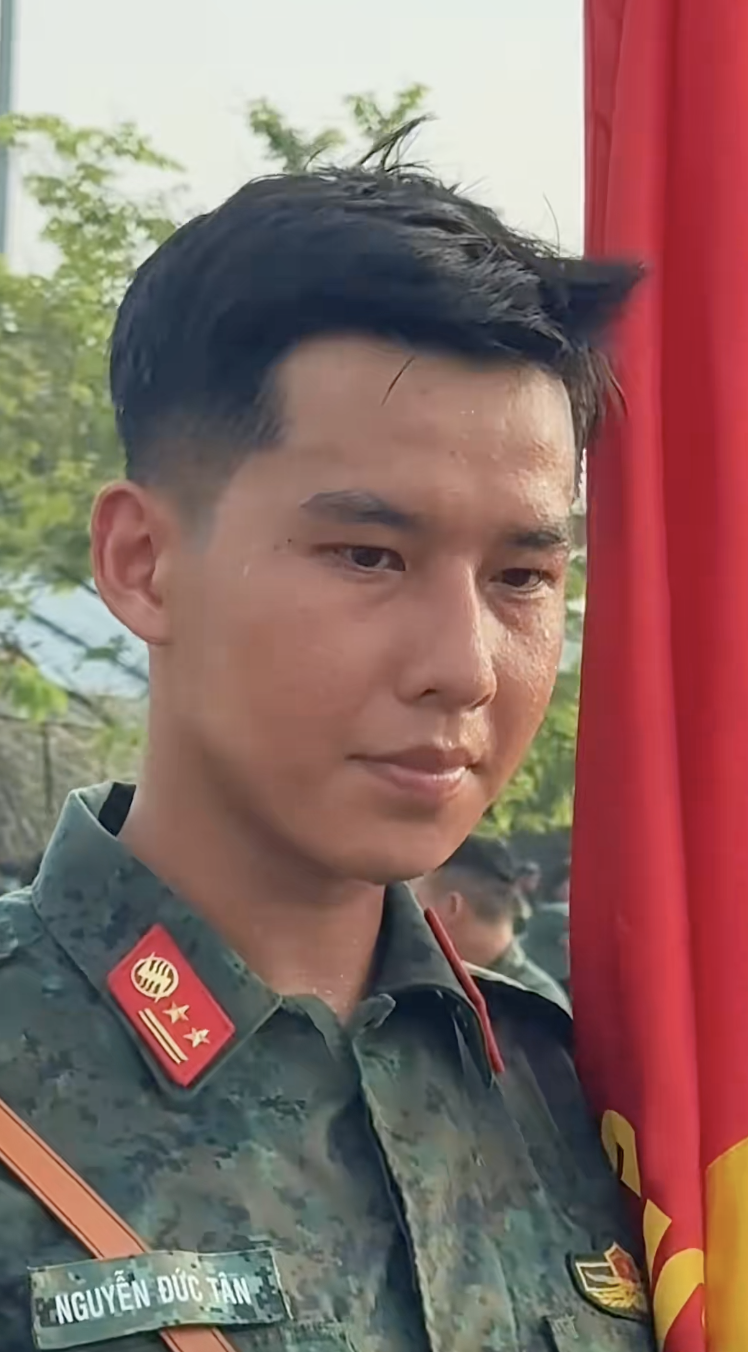 Zoom cận "khối trưởng khối ăn nói" có thần thái ngang ngửa Thượng uý Lê Hoàng Hiệp, lại còn chung khối- Ảnh 9. Zoom cận "khối trưởng khối ăn nói" có thần thái ngang ngửa Thượng uý Lê Hoàng Hiệp, lại còn chung khối- Ảnh 9.