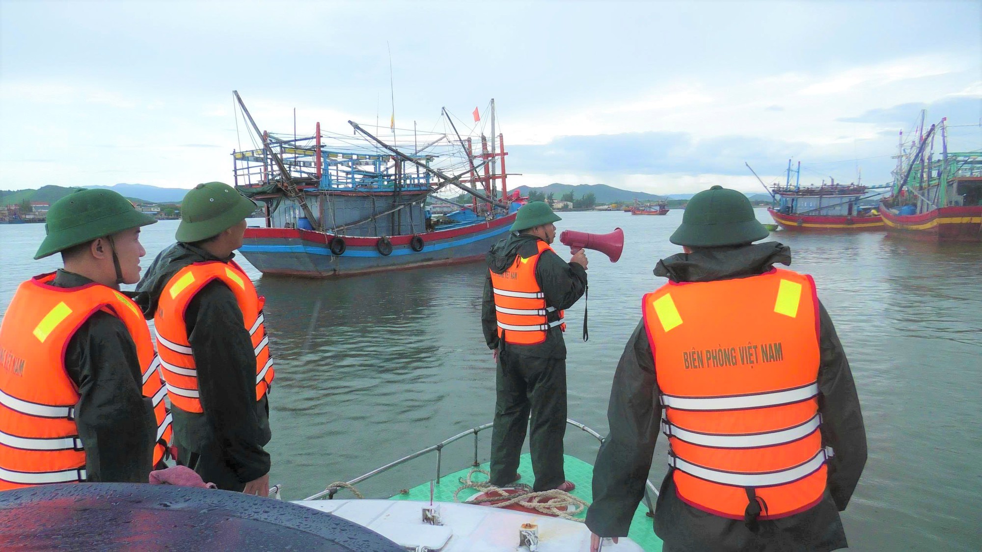 Ban Bí thư chỉ đạo ứng phó với bão số 5 - Kajiki- Ảnh 1.