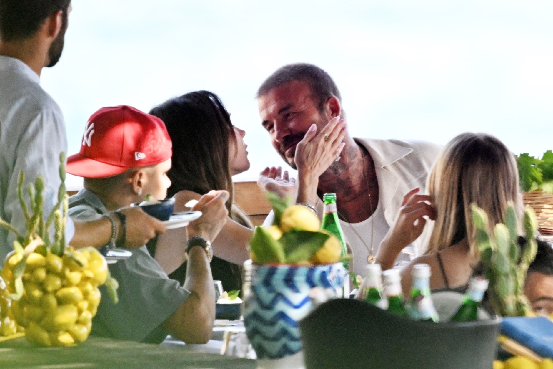 David Beckham bị paparazzi tóm dính 