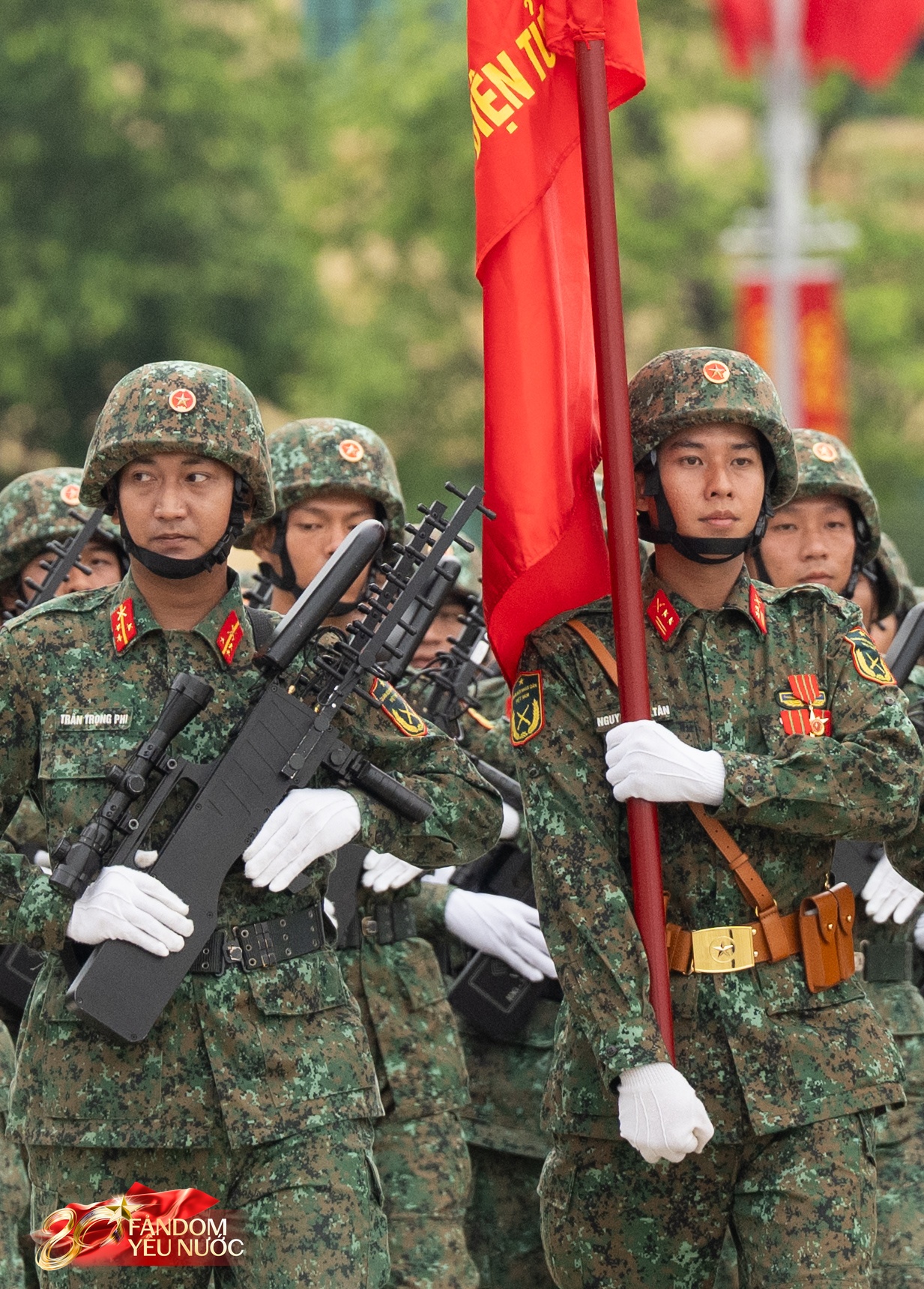 Zoom cận "khối trưởng khối ăn nói" có thần thái ngang ngửa Thượng uý Lê Hoàng Hiệp, lại còn chung khối- Ảnh 4. Zoom cận "khối trưởng khối ăn nói" có thần thái ngang ngửa Thượng uý Lê Hoàng Hiệp, lại còn chung khối- Ảnh 4.