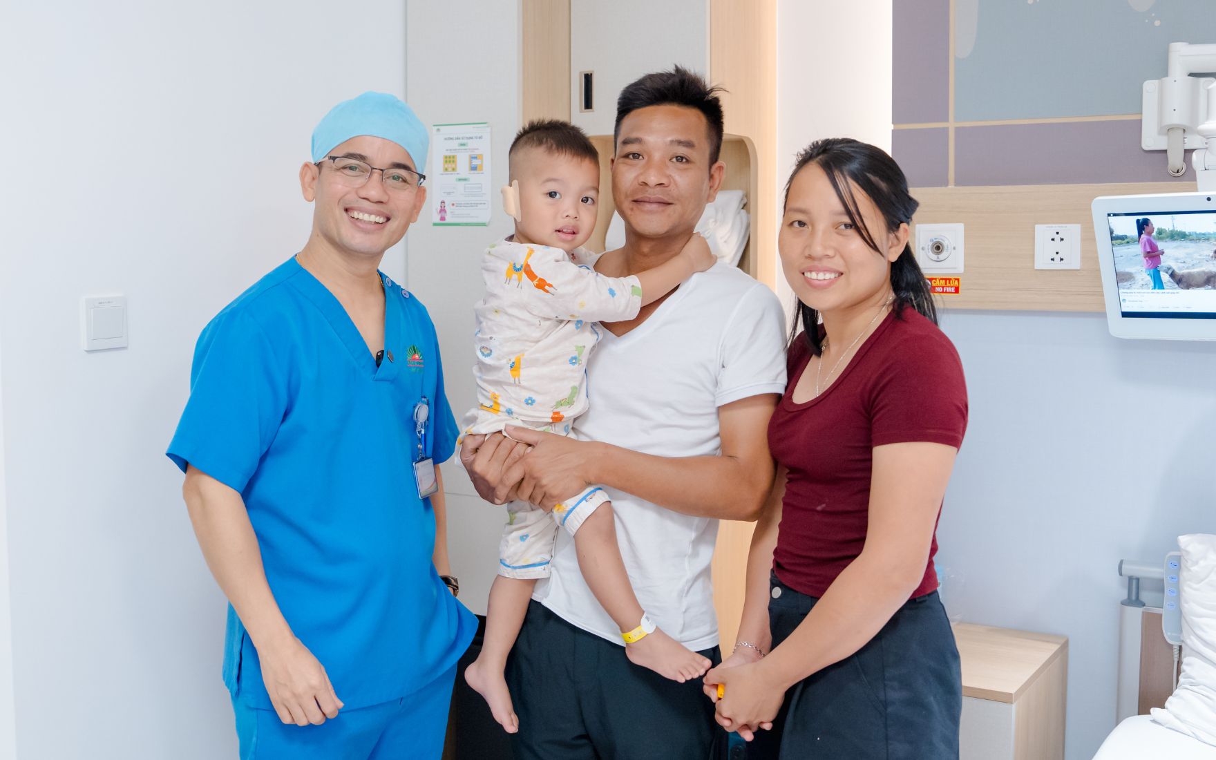 Tưởng viêm tai giữa ra là khối u Cholesteatoma chắn kín tai bé 3 tuổi- Ảnh 4.