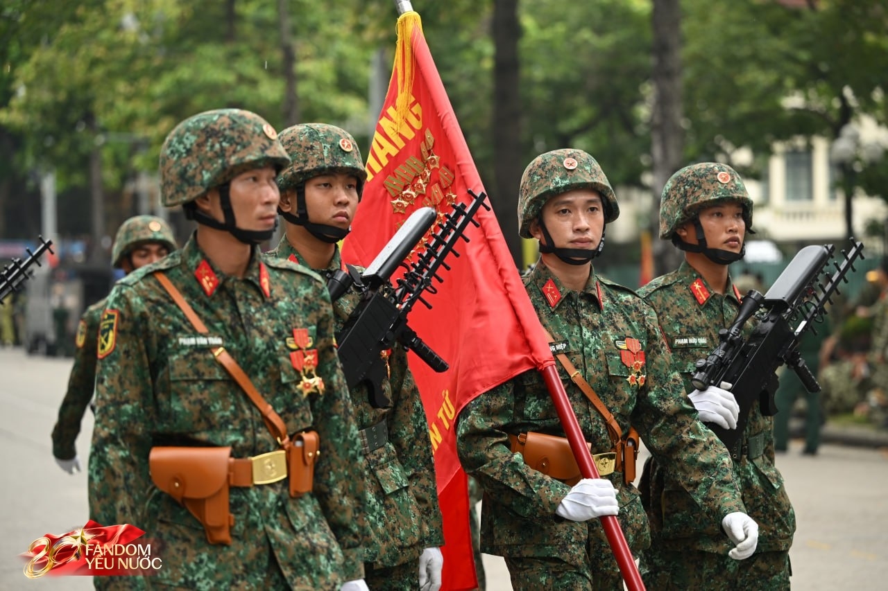 Top 10 quân nhân "không lỗ hổng visual" được cả nước mê ở hiện tại- Ảnh 4.