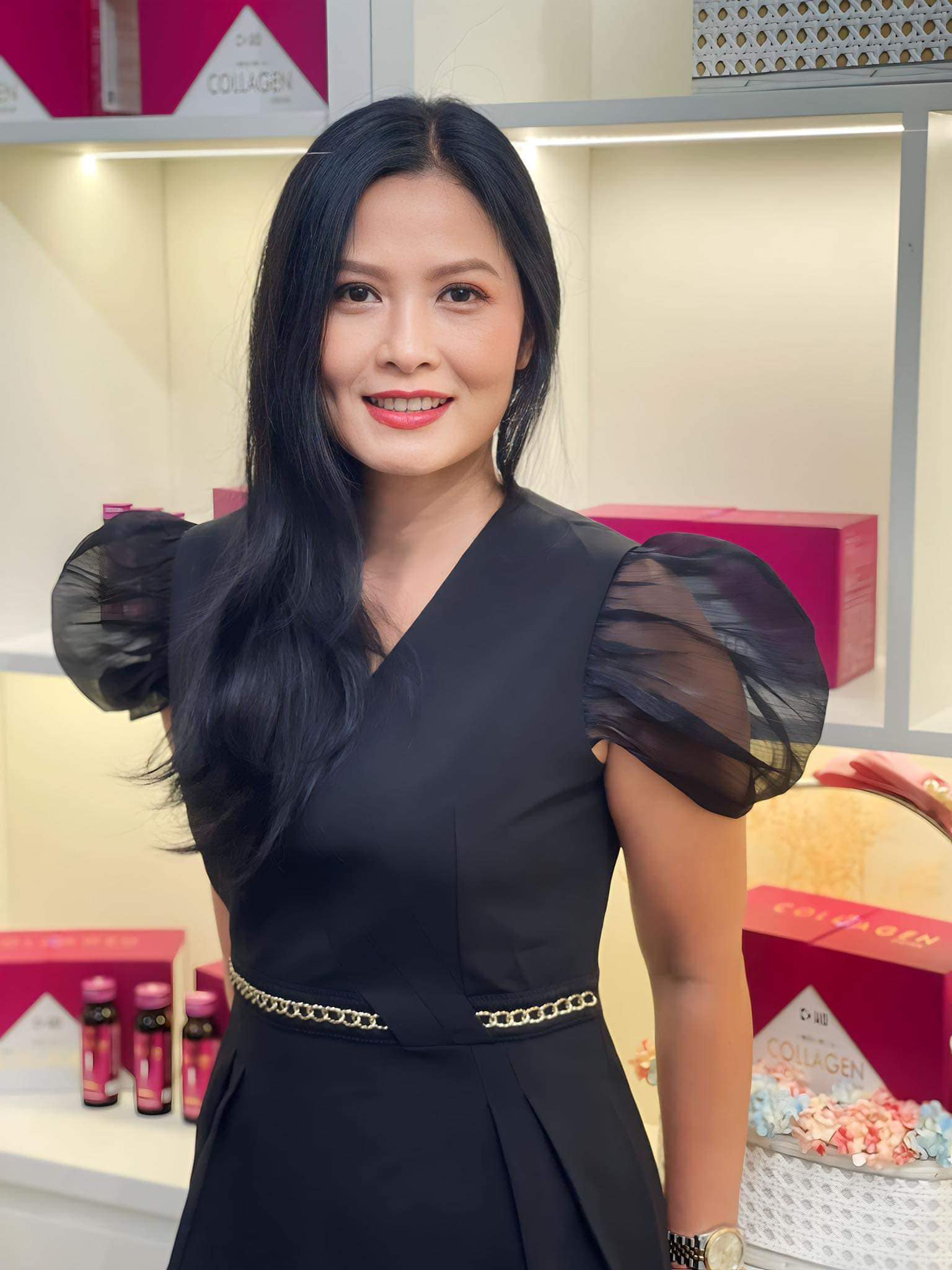 Nữ diễn viên 47 tuổi mặc áo dài quá đẹp trong Mưa Đỏ, đơn giản nhưng đầy cảm xúc- Ảnh 16.