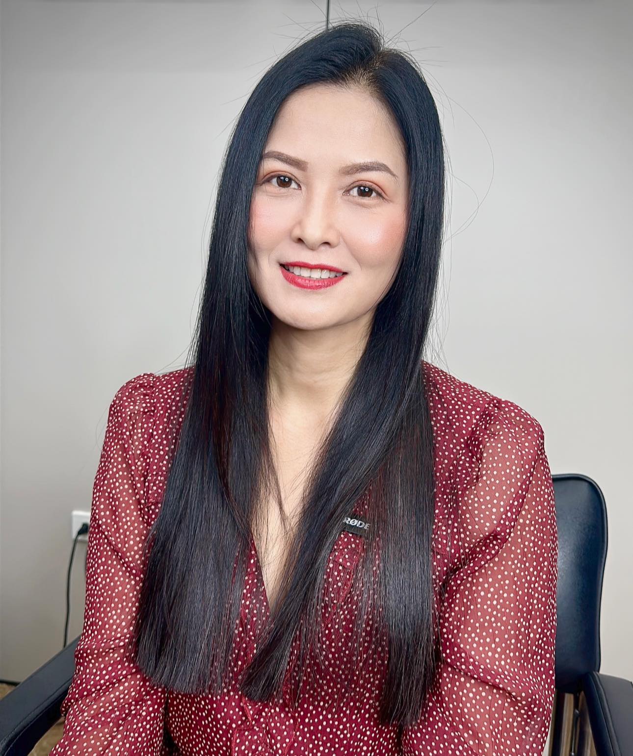Nữ diễn viên 47 tuổi mặc áo dài quá đẹp trong Mưa Đỏ, đơn giản nhưng đầy cảm xúc- Ảnh 14.