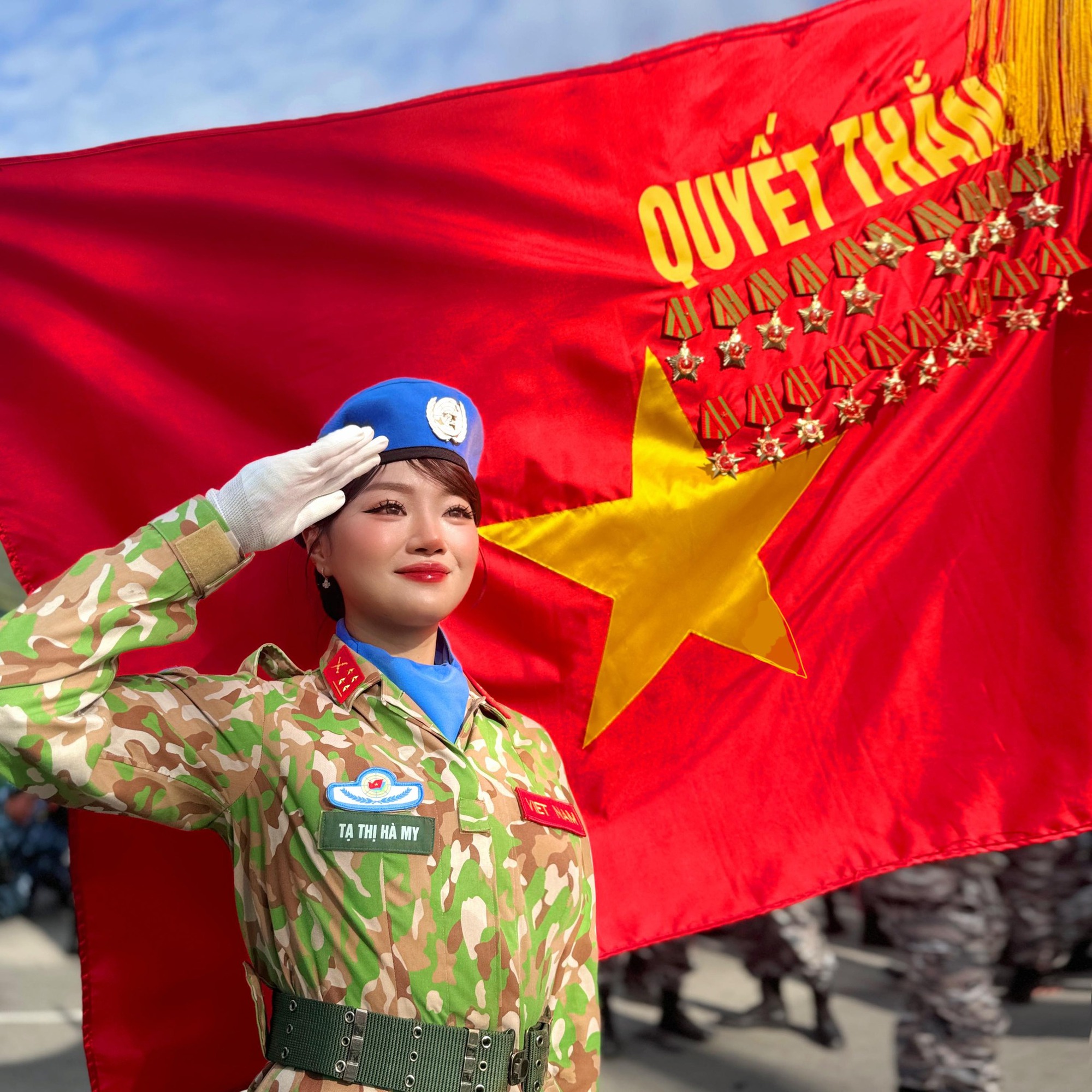 10 nữ quân nhân Việt Nam chỉ cần nở nụ cười là khuynh đảo mạng xã hội- Ảnh 19. 10 nữ quân nhân Việt Nam chỉ cần nở nụ cười là khuynh đảo mạng xã hội- Ảnh 19.