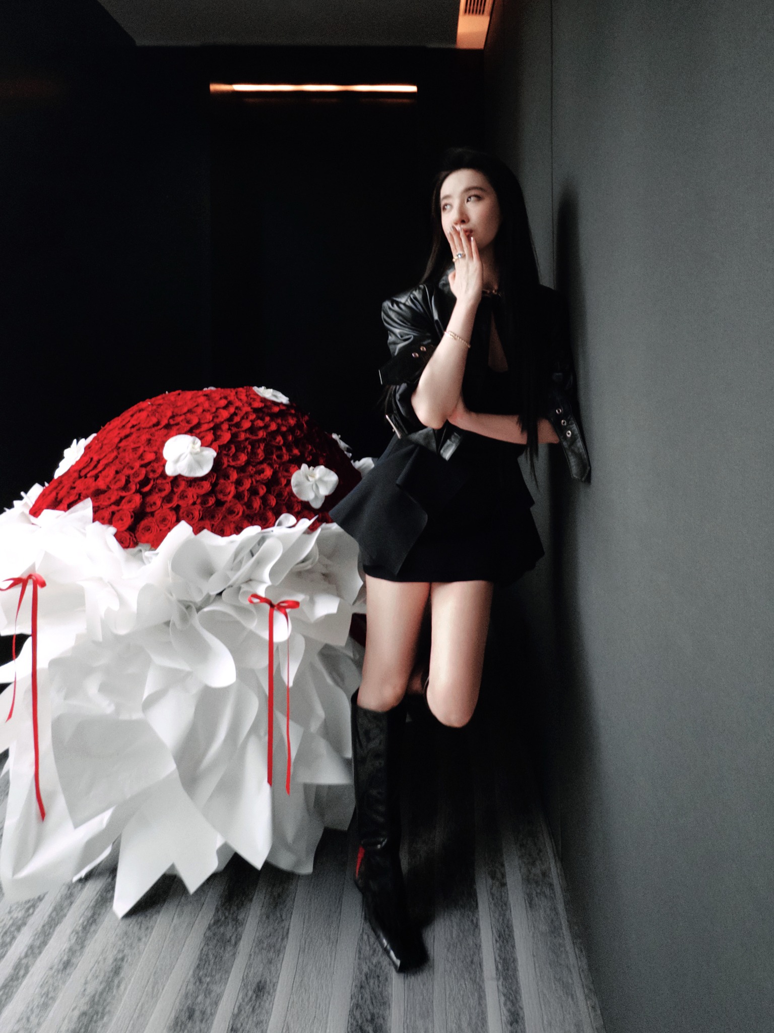 Lưu Diệc Phi lộ diện hậu drama quậy nát Bạch Ngọc Lan: Visual càng soi cận càng thấy khó tin, nửa showbiz có thái độ gây bất ngờ!- Ảnh 16.