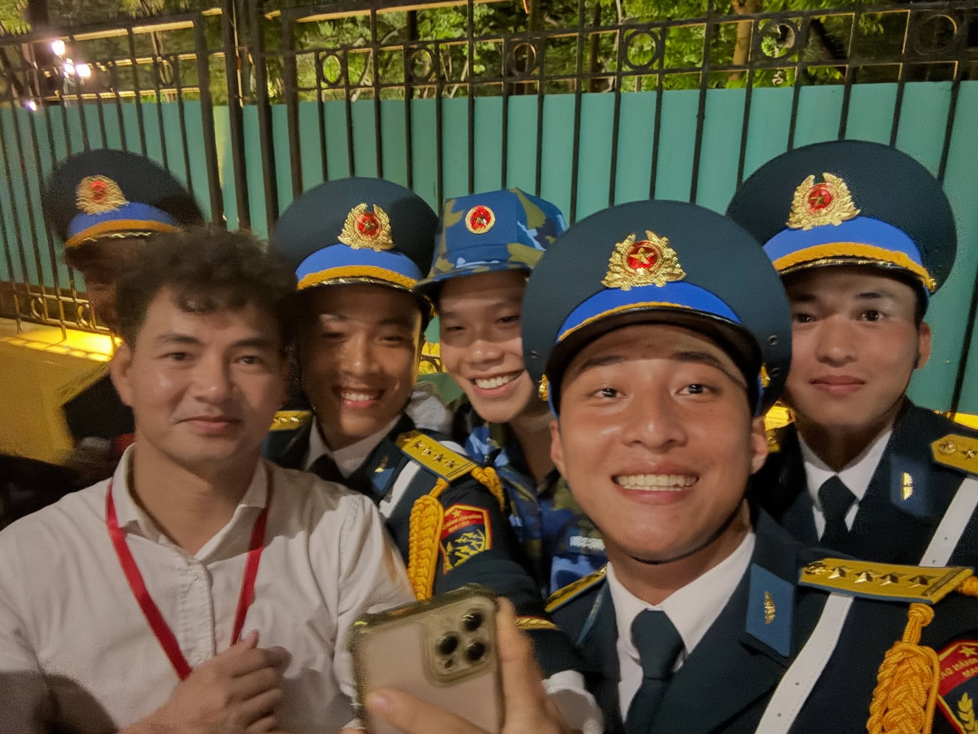Người hot hơn cả dàn sao trong buổi tổng hợp luyện lần 2- Ảnh 1.