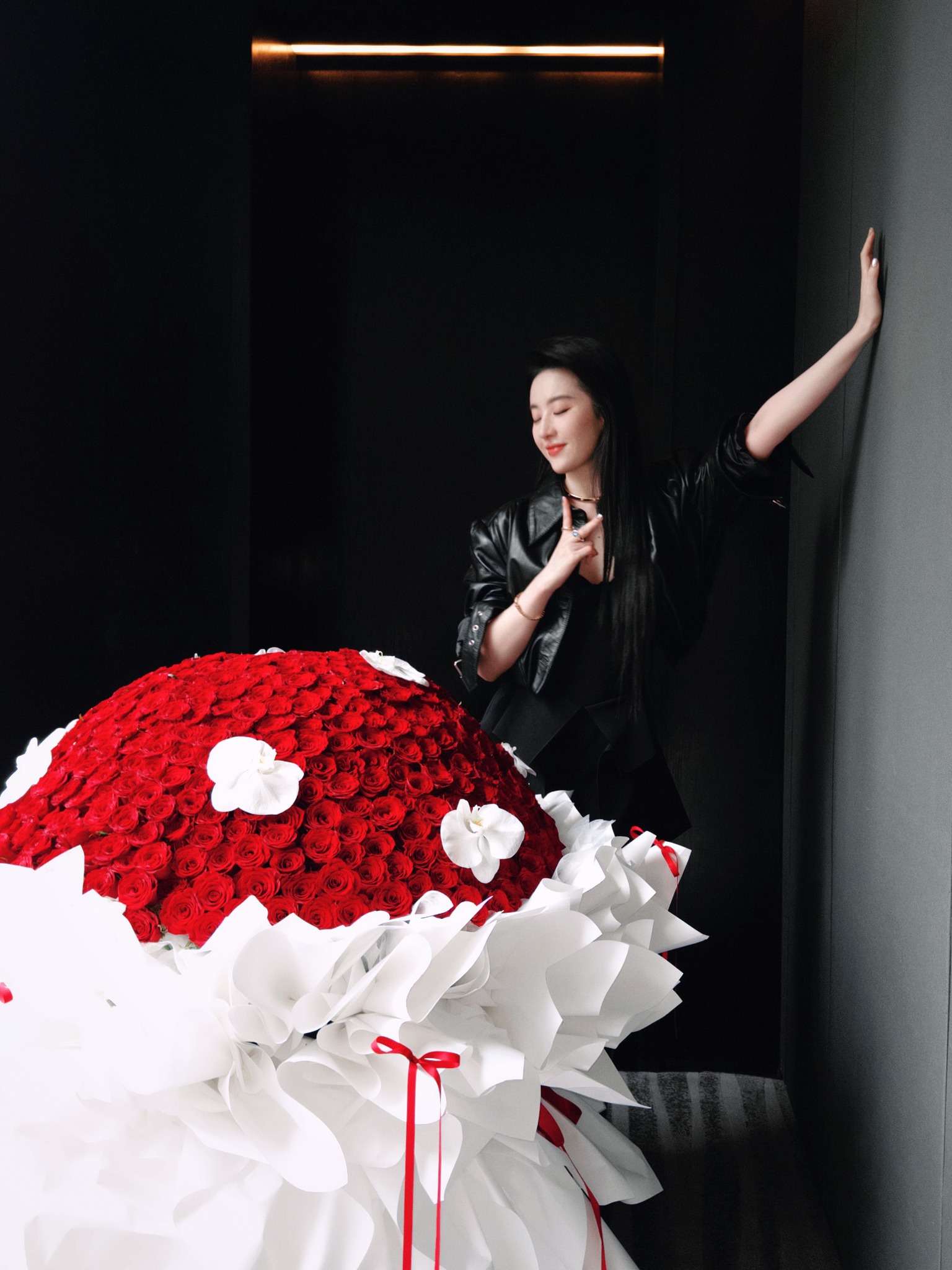 Lưu Diệc Phi lộ diện hậu drama quậy nát Bạch Ngọc Lan: Visual càng soi cận càng thấy khó tin, nửa showbiz có thái độ gây bất ngờ!- Ảnh 18.