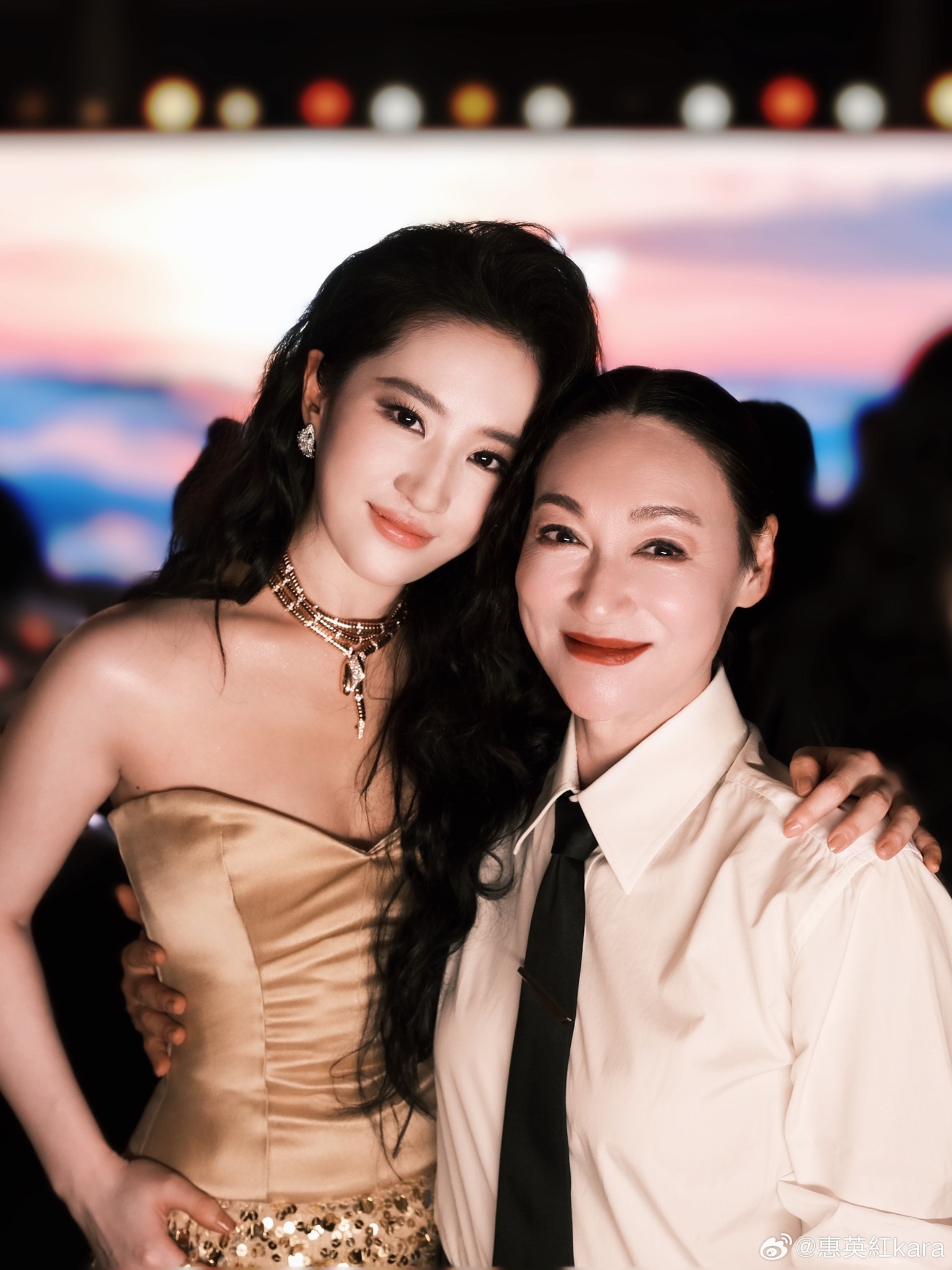 Lưu Diệc Phi lộ diện hậu drama quậy nát Bạch Ngọc Lan: Visual càng soi cận càng thấy khó tin, nửa showbiz có thái độ gây bất ngờ!- Ảnh 13.
