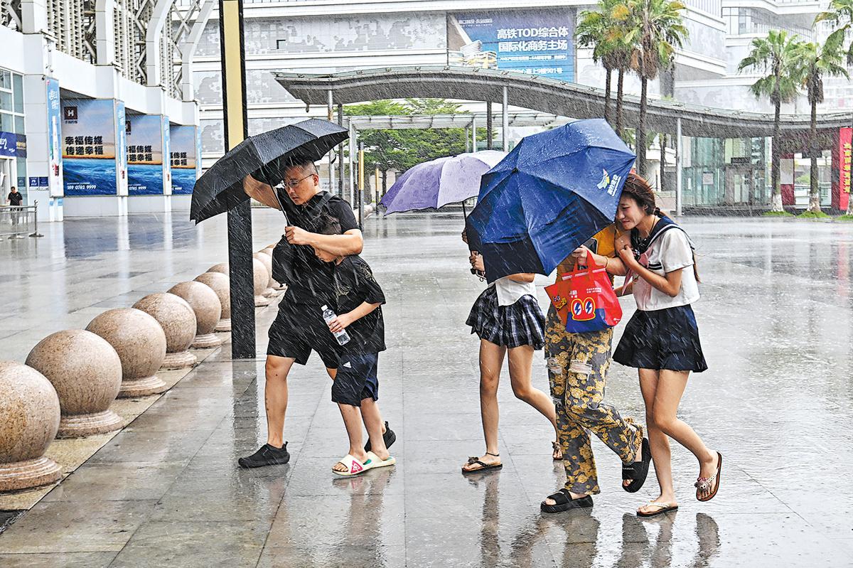 Bão Kajiki (bão số 5) gây mưa lớn, gió mạnh ở nhiều khu vực Trung Quốc- Ảnh 1.