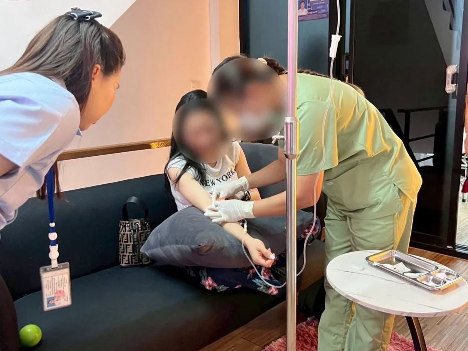 Đột kích phòng khám sinh lý nam, lập tức tạm giữ 1 người, tịch thu 625 tang vật: Tiếp tục mở rộng điều tra- Ảnh 4. Đột kích phòng khám sinh lý nam, lập tức tạm giữ 1 người, tịch thu 625 tang vật: Tiếp tục mở rộng điều tra- Ảnh 4.