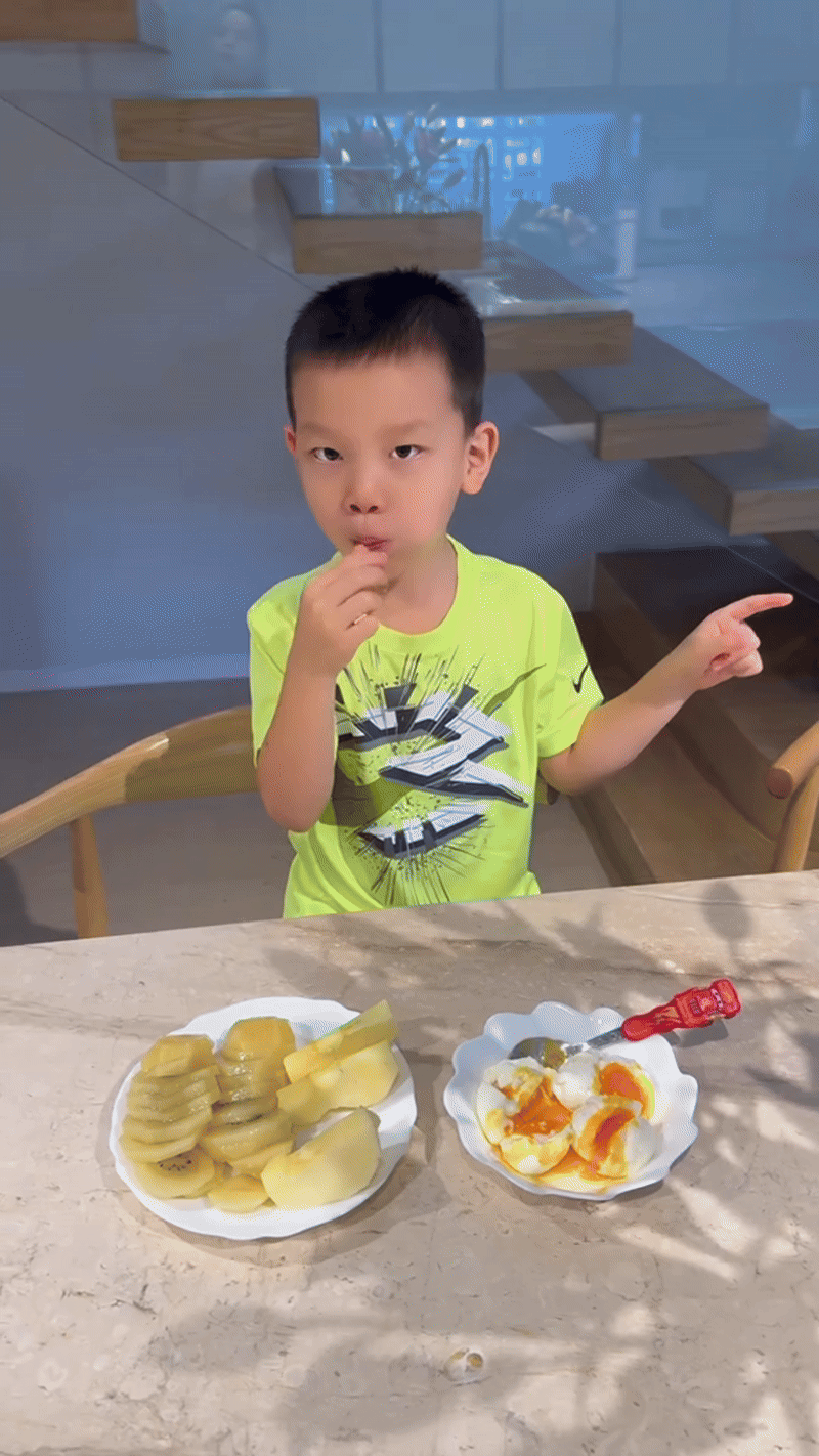 Một ng&agrave;y của H&agrave; Hồ g&acirc;y sốt TikTok: Đẹp th&ocirc;i chưa đủ, ghi điểm nhất l&agrave; c&aacute;ch dạy con "chuẩn s&aacute;ch gi&aacute;o khoa"!- Ảnh 2.