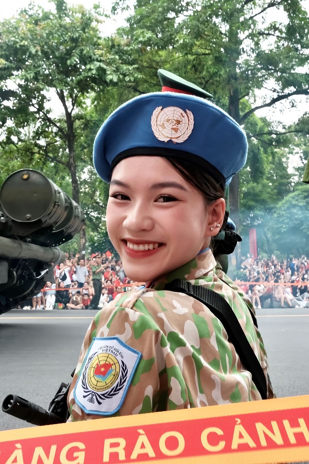 10 nữ quân nhân Việt Nam chỉ cần nở nụ cười là khuynh đảo mạng xã hội- Ảnh 13. 10 nữ quân nhân Việt Nam chỉ cần nở nụ cười là khuynh đảo mạng xã hội- Ảnh 13.