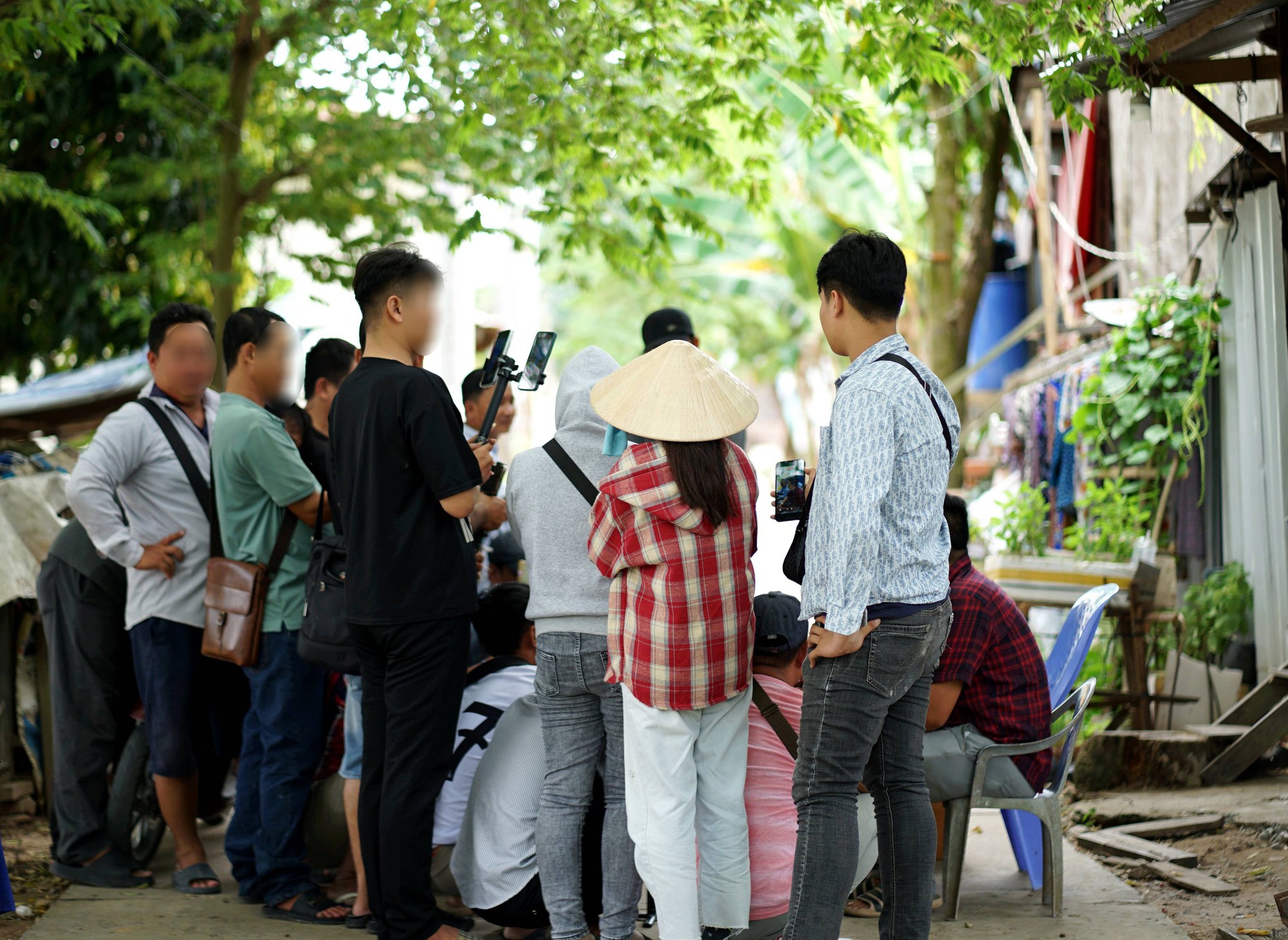 Chuyện người đàn ông nghèo 11 năm cưu mang "vợ nhặt": Mong bà ấy điện hỏi thăm, nói chuyện vui buồn, 9 ngày rồi đó…- Ảnh 3.