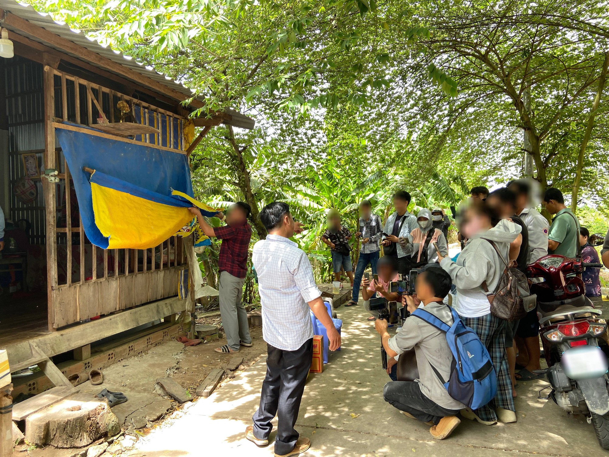 Chuyện người đàn ông nghèo 11 năm cưu mang "vợ nhặt": Mong bà ấy điện hỏi thăm, nói chuyện vui buồn, 9 ngày rồi đó…- Ảnh 4.