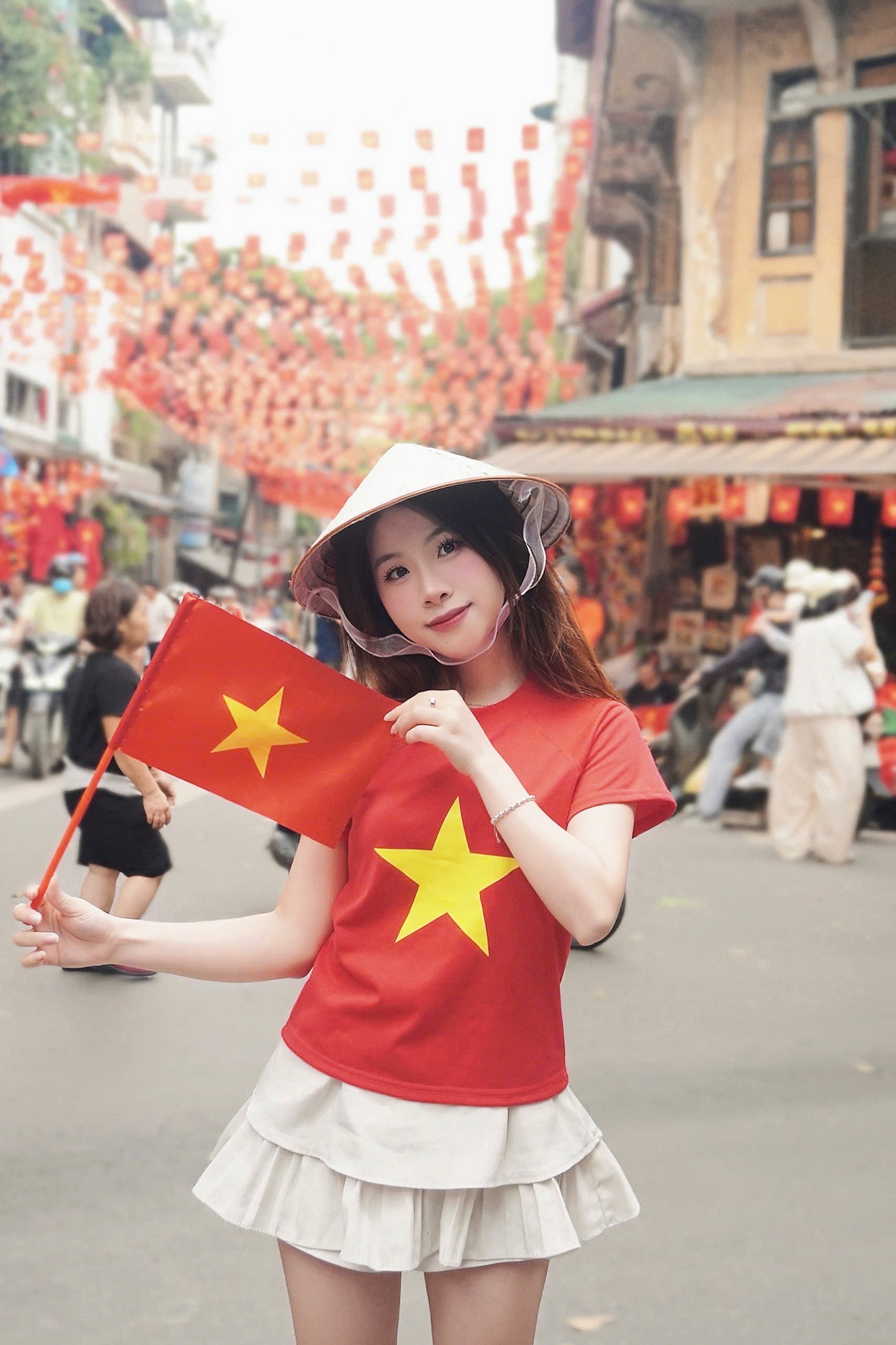 Hàng Mã đẹp rung chuyển mọi giác quan, tiểu thương bán hàng full công suất không kịp thở, 1m2 có 100 nụ cười rực rỡ- Ảnh 4.