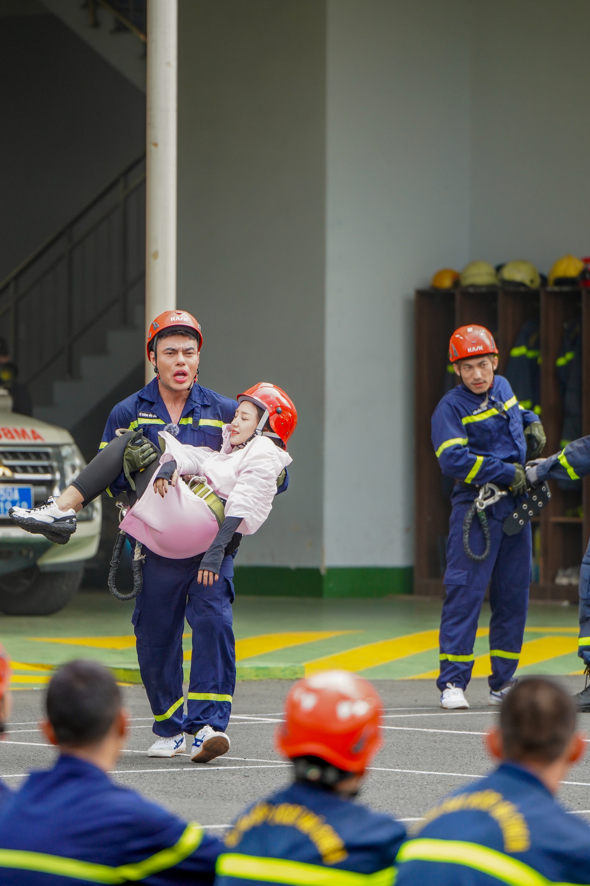 Tập 5 Chiến Sĩ Quả Cảm: Lan Ngọc lóng ngóng, Huyền Baby hoảng loạn, vợ Phan Mạnh Quỳnh tuyên bố 1 câu xanh rờn!- Ảnh 2.