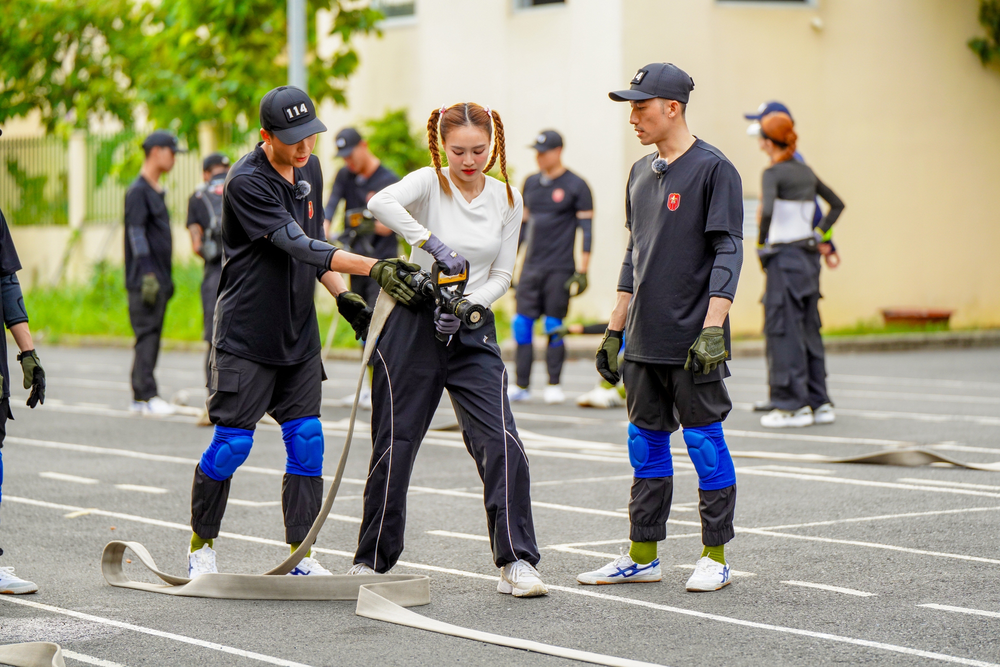 Tập 5 Chiến Sĩ Quả Cảm: Lan Ngọc lóng ngóng, Huyền Baby hoảng loạn, vợ Phan Mạnh Quỳnh tuyên bố 1 câu xanh rờn!- Ảnh 4.