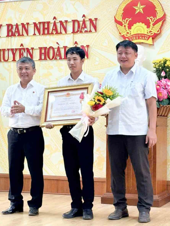 Người đàn ông nuôi động vật hoang dã lãi ròng khoảng 1 tỷ đồng/năm, vinh dự được Chủ tịch nước tặng Huân chương Lao động hạng Ba- Ảnh 1.