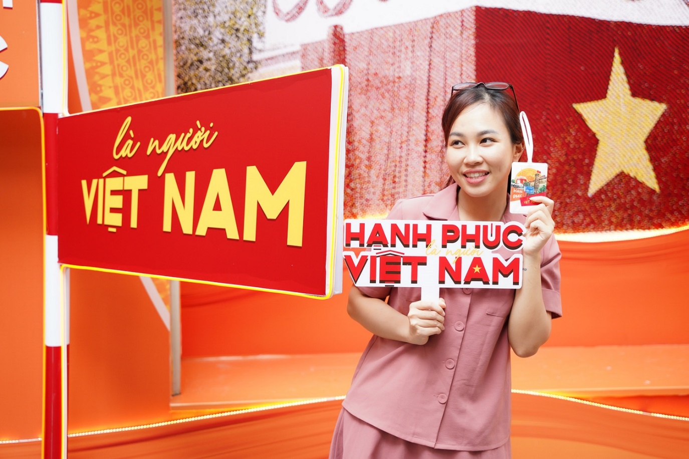 Giới trẻ rần rần check-in Photobooth SHB mừng Quốc khánh- Ảnh 1.