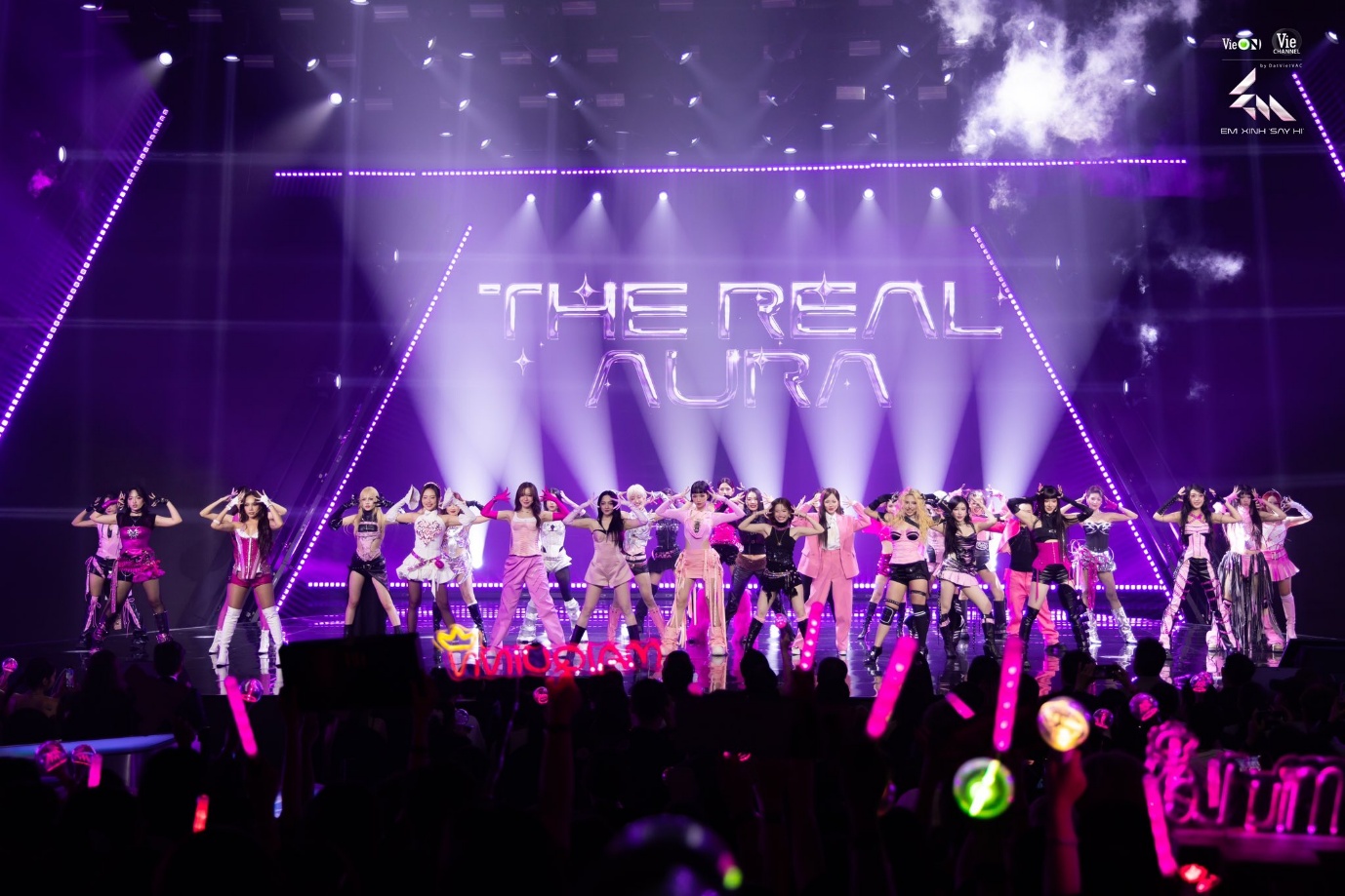 Xinhiu thay nhau đoán setlist concert Em Xinh “Say Hi”: Sẽ có "The Real Aura" phiên bản mới?- Ảnh 1.