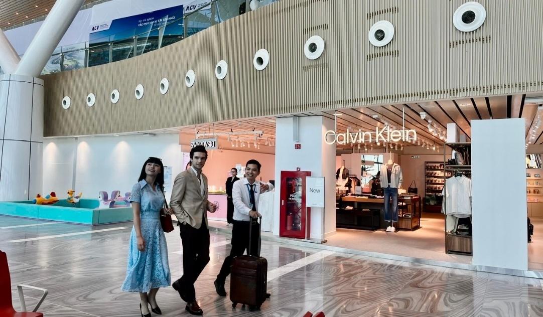 Giữa Tân Sơn Nhất, có “phố hiệu” và một Việt Nam duyên dáng- Ảnh 1.