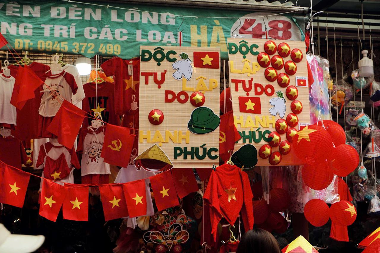 Hàng Mã đẹp rung chuyển mọi giác quan, tiểu thương bán hàng full công suất không kịp thở, 1m2 có 100 nụ cười rực rỡ- Ảnh 11.