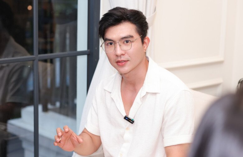 Học vấn bộ ba "oan gia" trong Mưa Đỏ - bộ phim Việt hot nhất hiện nay, nữ chính gây bất ngờ- Ảnh 8. Học vấn bộ ba "oan gia" trong Mưa Đỏ - bộ phim Việt hot nhất hiện nay, nữ chính gây bất ngờ- Ảnh 8.