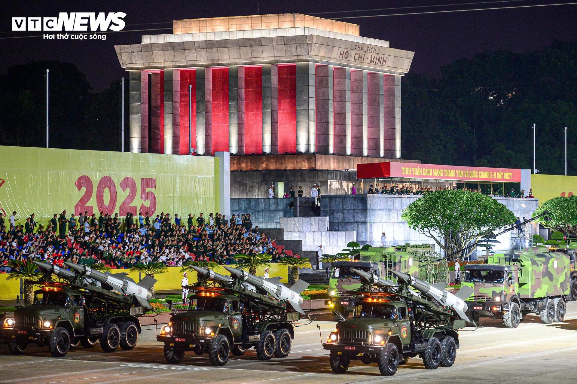 Cận cảnh tổ hợp tên lửa “Made in Vietnam” tại tổng hợp luyện diễu binh A80- Ảnh 6.