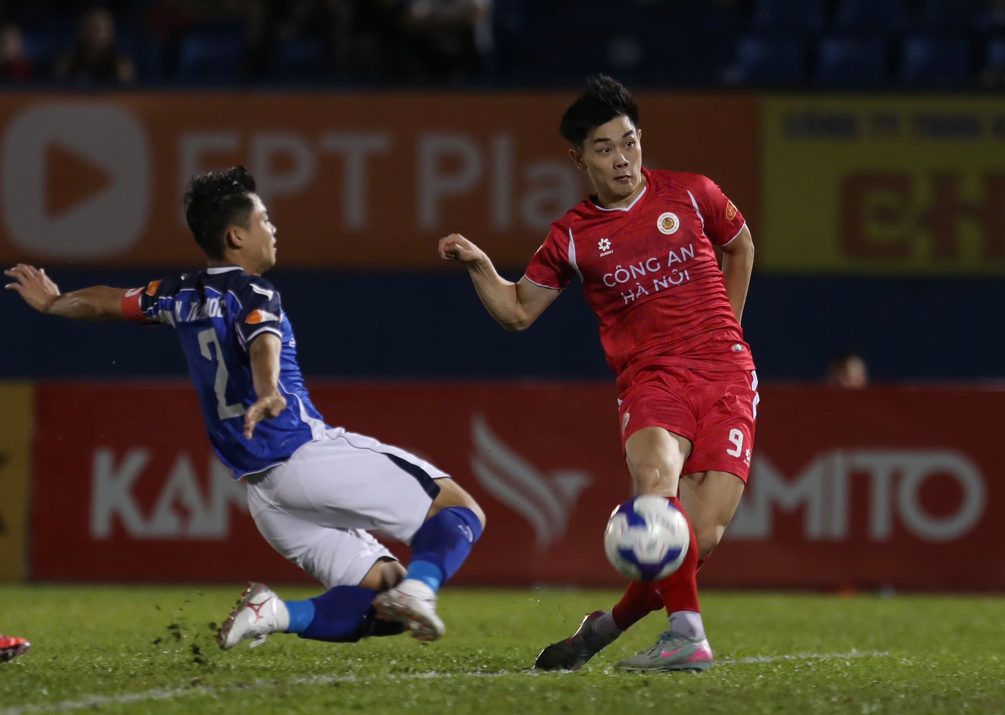 Quang Hải lập công, CLB CAHN đại thắng đội cựu vương V.League bằng tỉ số đầy bất ngờ- Ảnh 2. Quang Hải lập công, CLB CAHN đại thắng đội cựu vương V.League bằng tỉ số đầy bất ngờ- Ảnh 2.