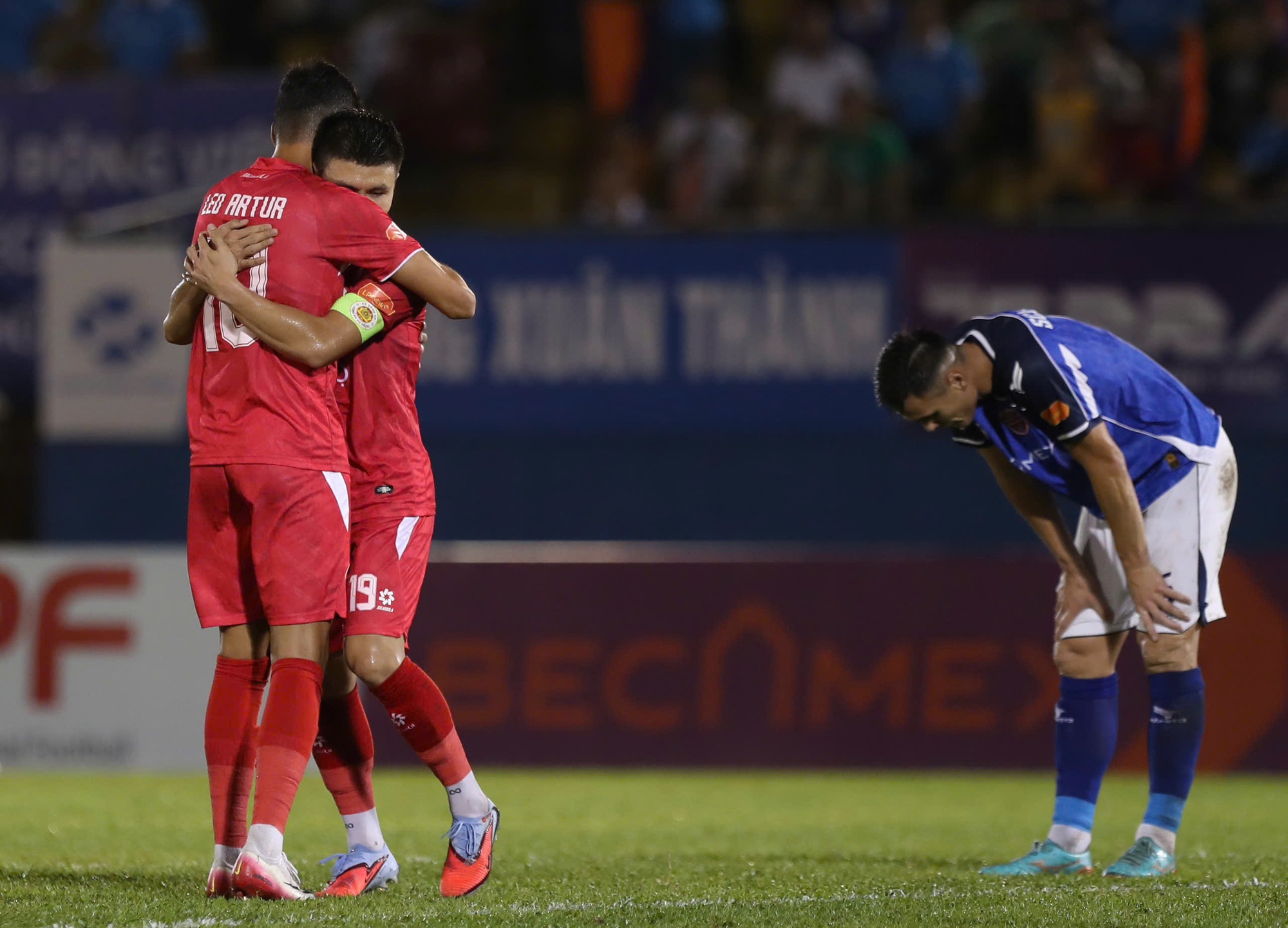 Quang Hải lập công, CLB CAHN đại thắng đội cựu vương V.League bằng tỉ số đầy bất ngờ- Ảnh 3. Quang Hải lập công, CLB CAHN đại thắng đội cựu vương V.League bằng tỉ số đầy bất ngờ- Ảnh 3.