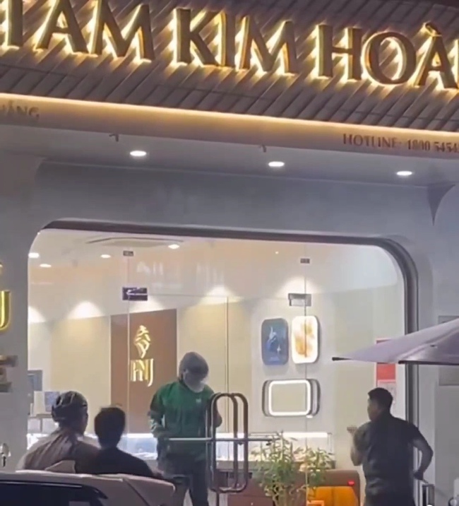 Điều tra vụ cướp tiệm vàng tại trung tâm Đà Nẵng- Ảnh 1.
