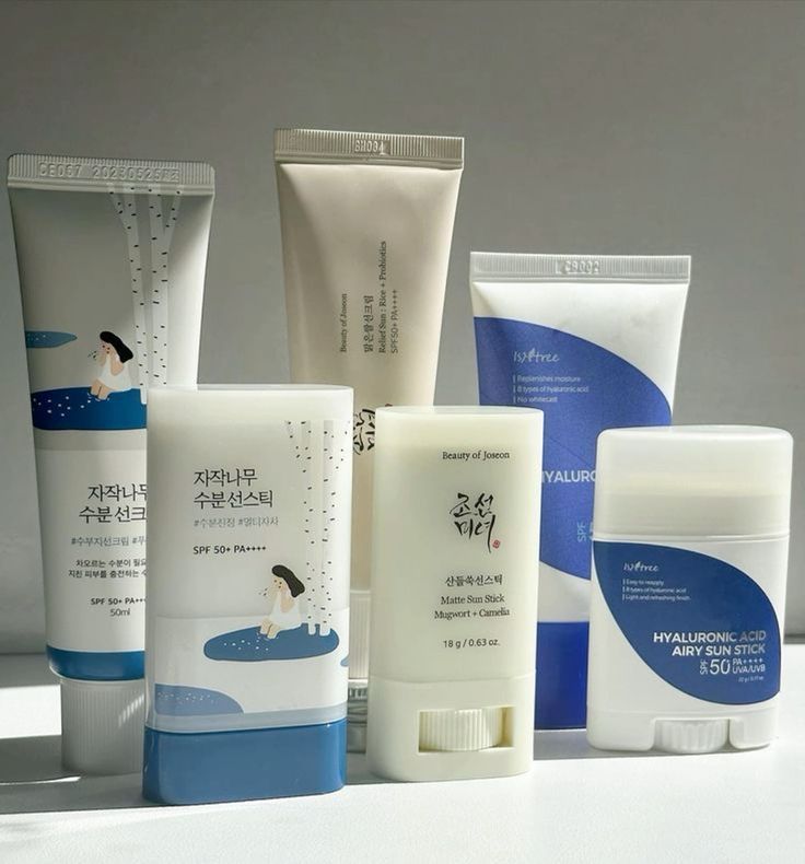 Ngoài 35 tuổi, dùng kem chống nắng sai cách còn tệ hơn là không dùng- Ảnh 3. Ngoài 35 tuổi, dùng kem chống nắng sai cách còn tệ hơn là không dùng- Ảnh 3.